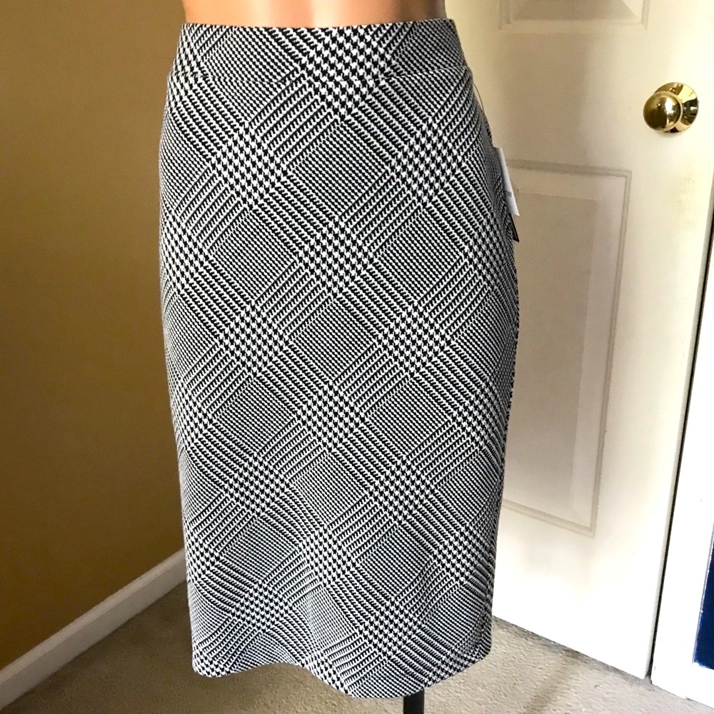 NWT Liz Claiborne Knit Skirt